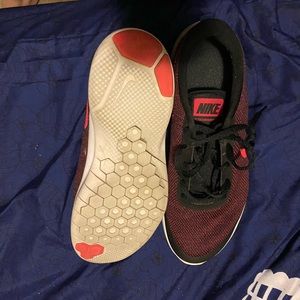 Used women’s Nike shoes